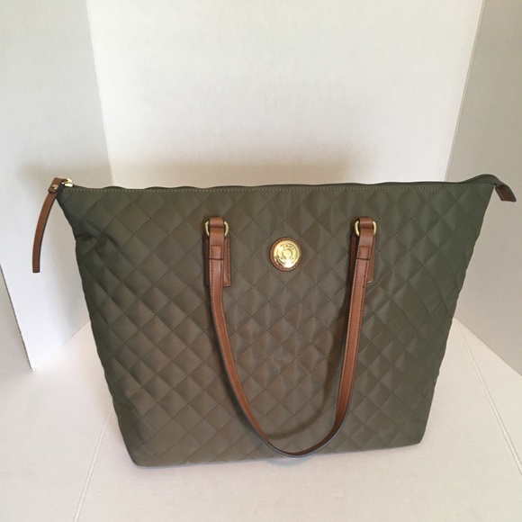 Tommy Hilfiger Handbags - NWT Tommy Hilfiger Olive Green Quilted Tote Bag!